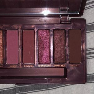 Urban Decay Makeup - Urban Decay Naked Cherry Palette Urban Decay Makeup - Urban Decay Naked Cherry Palette